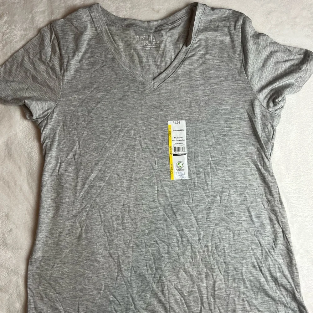 Time and Tru V-Neck T-Shirt Bundle - Picture 3 of 5